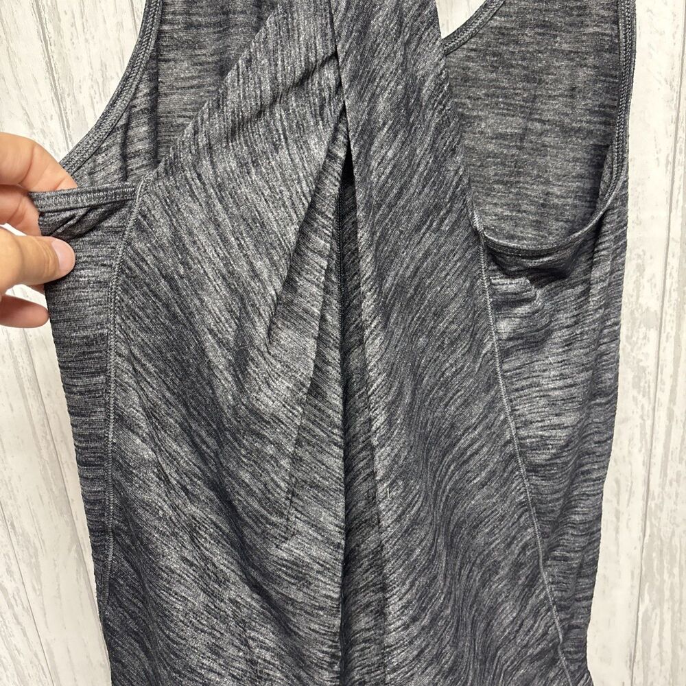 Womens Size 6 Lululemon Essential Tank Gray EUC - Picture 4 of 4